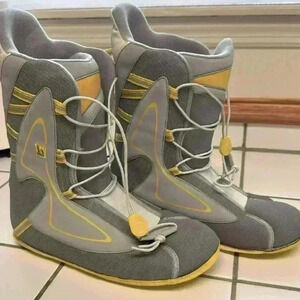 Snowboarding Boots Women Size 9